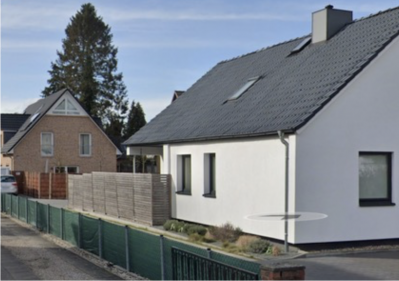 Sanierung eines Einfamilienhauses und Neubau eines Doppelhauses auf dem hinteren Grundstück